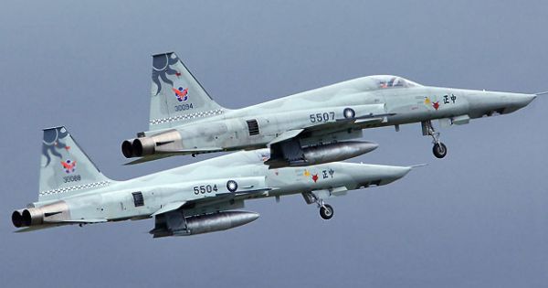 Đài Loan điều tra vụ tiêm kích đâm nhau