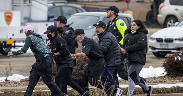 Mỹ: Hung thủ trong vụ xả súng Colorado bị cáo buộc tội danh giết người
