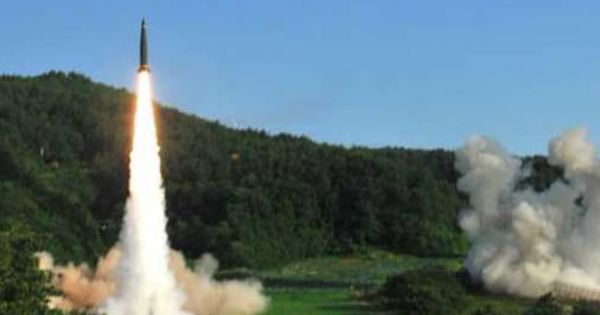 Hàn Quốc: Triều Tiên phóng 2 vật thể bay không xác định ra biển