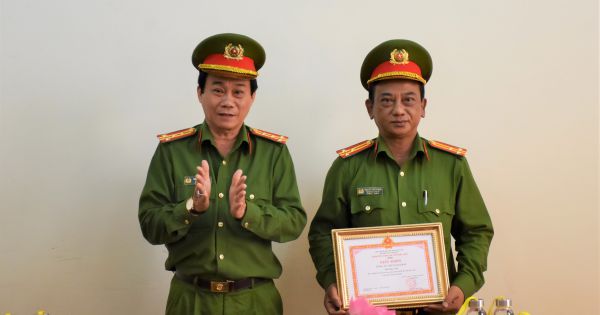 Công an Bạc Liêu khen thưởng đột xuất các tập thể, cá nhân trong chiến dịch cấp Căn cước công dân