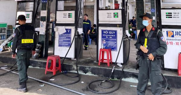 Công an khám xét nhiều cây xăng, bắt thêm 2 chủ doanh nghiệp vụ xăng giả 