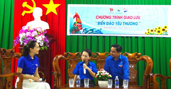 Lan tỏa sức trẻ trong hành trình cùng các nhà hảo tâm “tiếp lửa” cho biển đảo