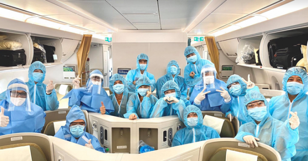 TP.HCM đề xuất nhân viên sân bay có tiếp xúc hành khách được ưu tiên tiêm vắc xin ngừa Covid-19 đợt đầu