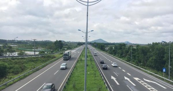 Camera kiểm soát toàn tuyến cao tốc TP. Hồ Chí Minh - Dầu Giây