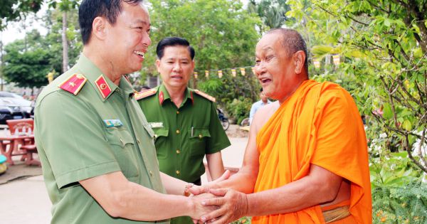 Thứ trưởng Bộ Công an thăm, chúc Tết Chôl Chnăm Thmmây tại Bạc Liêu