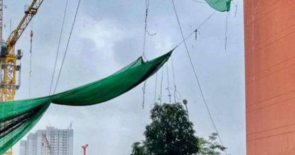 TP HCM: Khối bêtông “khủng” đổ sụp xuống trường mầm non