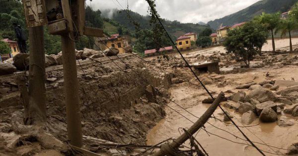 Lũ ống ập về Lào Cai lúc rạng sáng, 3 người thiệt mạng và mất tích