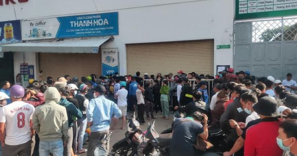 CĐV đập cửa sân Pleiku đòi mua vé xem HAGL