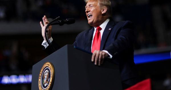 Ông Trump chỉ trích Tổng thống Biden hoãn rút quân khỏi Afghanistan