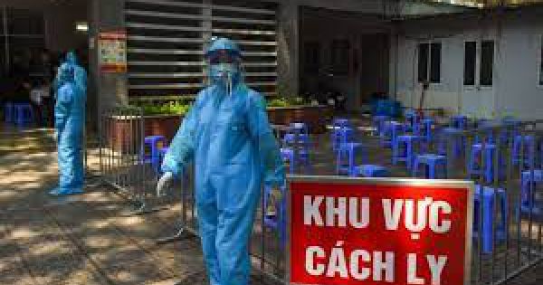 25 khách từ Mỹ về cách ly 14 ngày, đã tiêm 2 mũi vắc xin khiếu nại vì phải cách ly thêm tại Hòa Bình