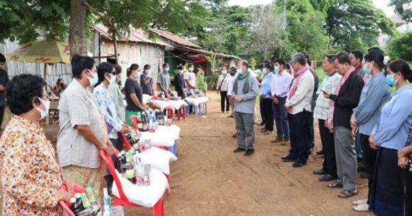 Campuchia hỗ trợ tiền mặt cho người dân bị COVID-19 ảnh hưởng