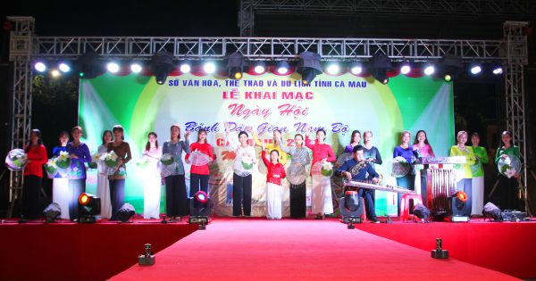 Ngày hội Bánh dân gian Nam Bộ - Cà Mau 2021, với nhiều gian hàng bánh dân gian, ẩm thực hấp dẫn