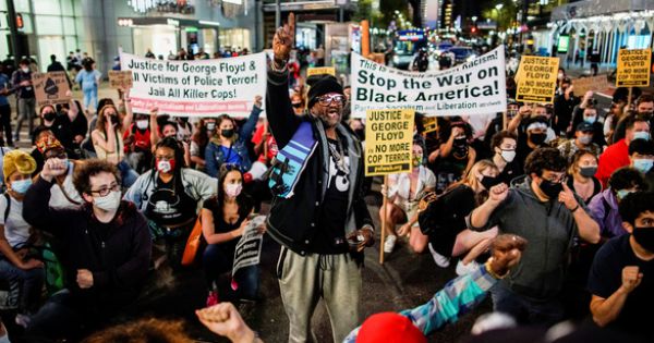 Mỹ: Tòa án tuyên cựu cảnh sát Derek Chauvin 3 tội danh giết người