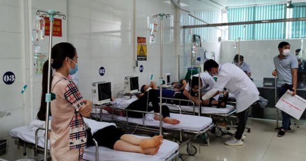 19 công nhân nhập viện nghi do ngộ độc thực phẩm