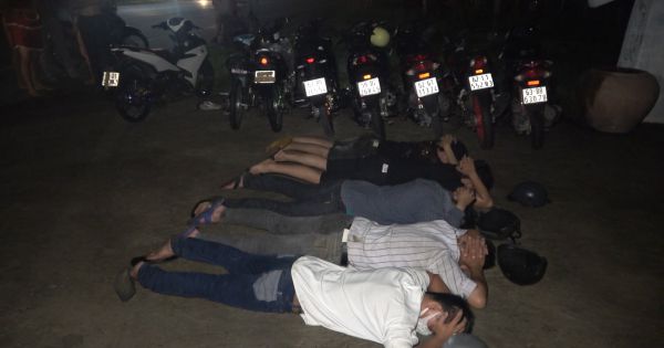 Công an Tiền Giang bắt giữ hàng chục đối tượng tụ tập đua kéo xe trái phép