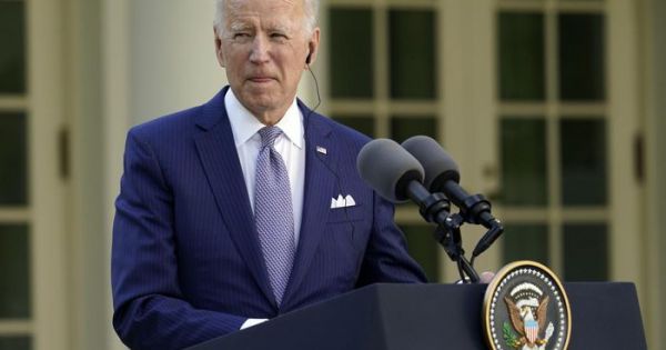 Tổng thống Joe Biden nhận được hơn 50% tỷ lệ ủng hộ trong 100 ngày đầu nhiệm kỳ