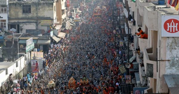 Ấn Độ cho 600.000 người hành hương giữa vực thẳm Covid-19