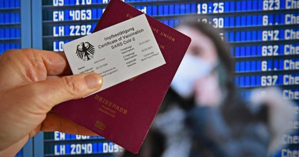 Hy Lạp là một trong những nước đầu tiên áp dụng hộ chiếu vaccine