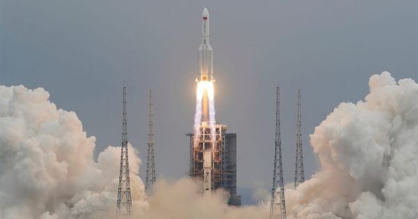 Tên lửa trường chinh 5b của Trung Quốc đang mất kiểm soát, có thể rơi xuống trái đất