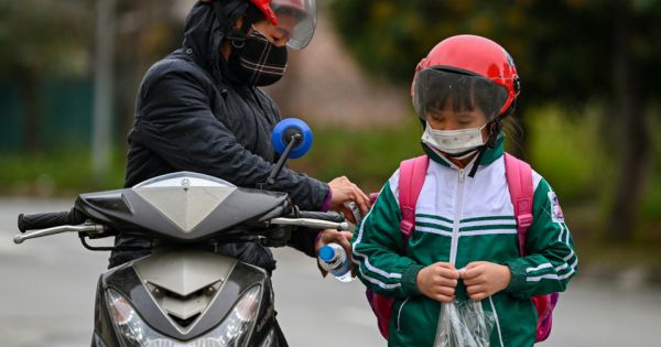 Sáng 4/5, Bộ Y tế công bố chính thức 2 ca mắc COVID-19 trong nước tại Hà Nội và Đà Nẵng