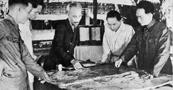 Vai trò đặc biệt của Hồ Chủ tịch trong Chiến dịch Điện Biên Phủ
