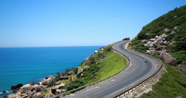 Cấp thiết đầu tư tuyến đường ven biển qua Phú Yên