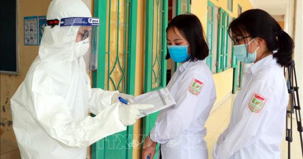 Thí sinh mắc COVID-19 không thể dự thi sẽ được đặc cách xét tốt nghiệp THPT