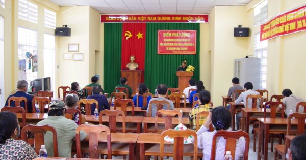 Tuyên truyền phòng, chống dịch COVID-19 và chống xuất nhập cảnh trái phép