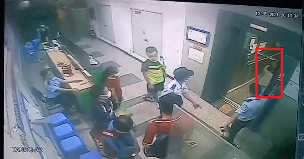 Bị nhắc nhở đeo khẩu trang, 1 phụ nữ hành hung bảo vệ chung cư ở TP HCM