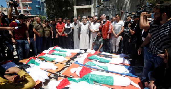 Gia đình 10 người Palestine chết thảm vì tên lửa Israel