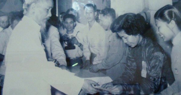 Bác Hồ với công tác bầu cử Quốc hội