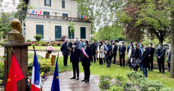 Kỷ niệm 131 năm ngày sinh Chủ tịch Hồ Chí Minh tại Pháp
