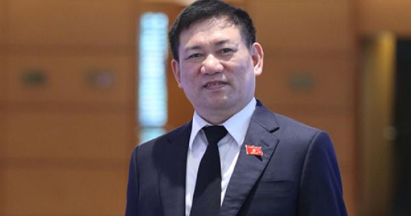 Bộ trưởng Bộ Tài chính Hồ Đức Phớc bỏ phiếu tại phường Thượng Đình, Hà Nội