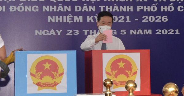 Thường trực Ban Bí thư Võ Văn Thưởng bỏ phiếu tại Quận Phú Nhuận, TP Hồ Chí Minh