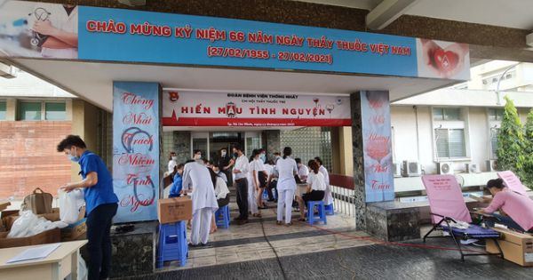 Y bác sĩ, người dân TP.HCM hiến máu cứu người trong mùa dịch