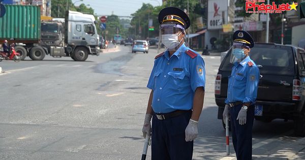 Hà Nội kiểm tra quy định phòng dịch COVID-19 trên các phương tiện công cộng