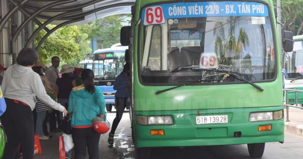 TP.HCM ngưng các chợ tự phát, dừng toàn bộ xe công nghệ, taxi, buýt