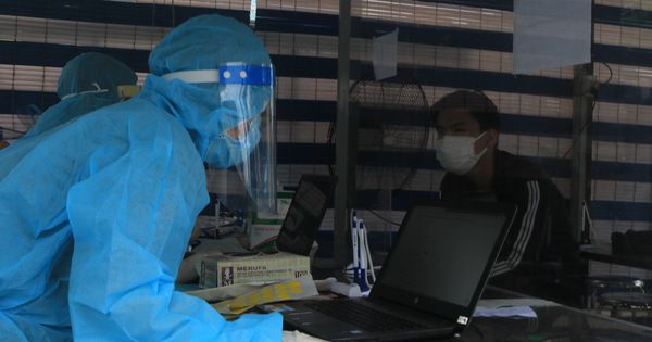 Bộ Y tế hỏa tốc yêu cầu TP HCM và 9 địa phương đẩy nhanh tiêm vắc xin COVID-19