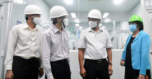 Thứ trưởng Y tế: “Cố gắng đẩy nhanh tiến độ tiêm vaccine tại TP.HCM”