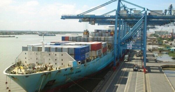TP Hồ Chí Minh lùi thời gian thu phí cảng biển đến tháng 10