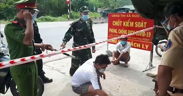 Quảng Ngãi: Hai thanh niên vượt chốt kiểm soát dịch để mua ma túy