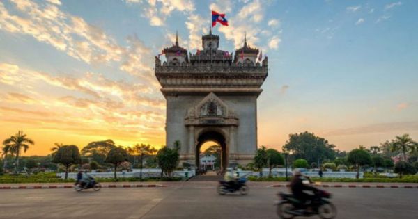 Lào tiếp tục phong toả cả nước vì Covid-19