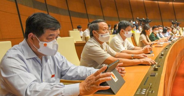 Quốc hội phê duyệt hơn 3 triệu tỉ đồng vay nợ trong 5 năm tới