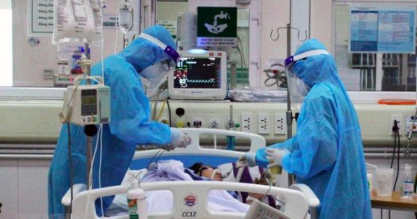 Ngày 8/8 có 4.860 ca khỏi bệnh, người bệnh mãn tính được phát thuốc dùng trong 3 tháng