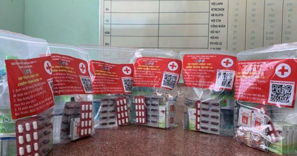 TPHCM: Những túi thuốc yêu thương đặt cửa nhà cùng F0 chiến thắng COVID-19