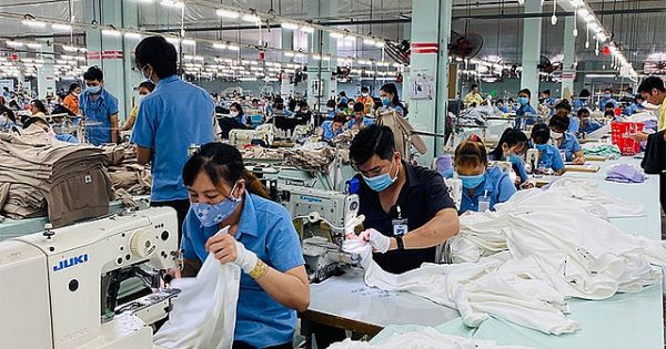 UBND TP.HCM kiến nghị Thủ tướng 4 nhóm giải pháp gỡ khó cho doanh nghiệp