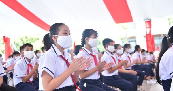 Hà Nội sẽ chi gần 900 tỷ đồng ngân sách hỗ trợ giảm 50% học phí năm học mới