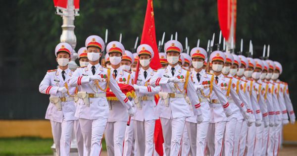 Lễ thượng cờ mừng Quốc khánh ở Lăng Chủ tịch Hồ Chí Minh