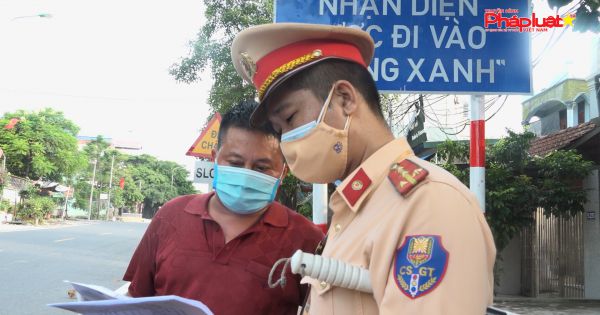 Phòng CSGT Công an TP. Hà Nội huy động tối đa lực lượng cán bộ chiến sỹ tham gia công tác phòng chống Covid - 19