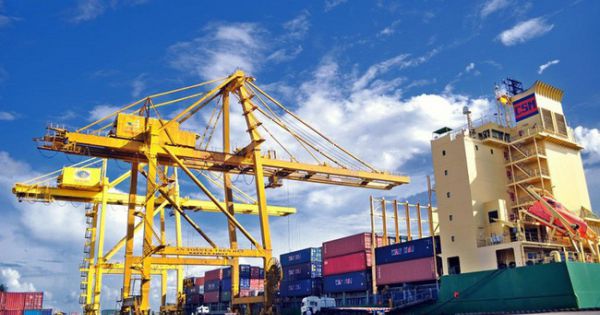 Việt Nam thu hơn 1 tỷ USD mỗi ngày trong 15 ngày bứt tốc xuất khẩu